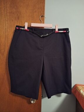 Style & Co NWT Black Women's Bermuda Shorts W/ Belt - Classic Style Size 16